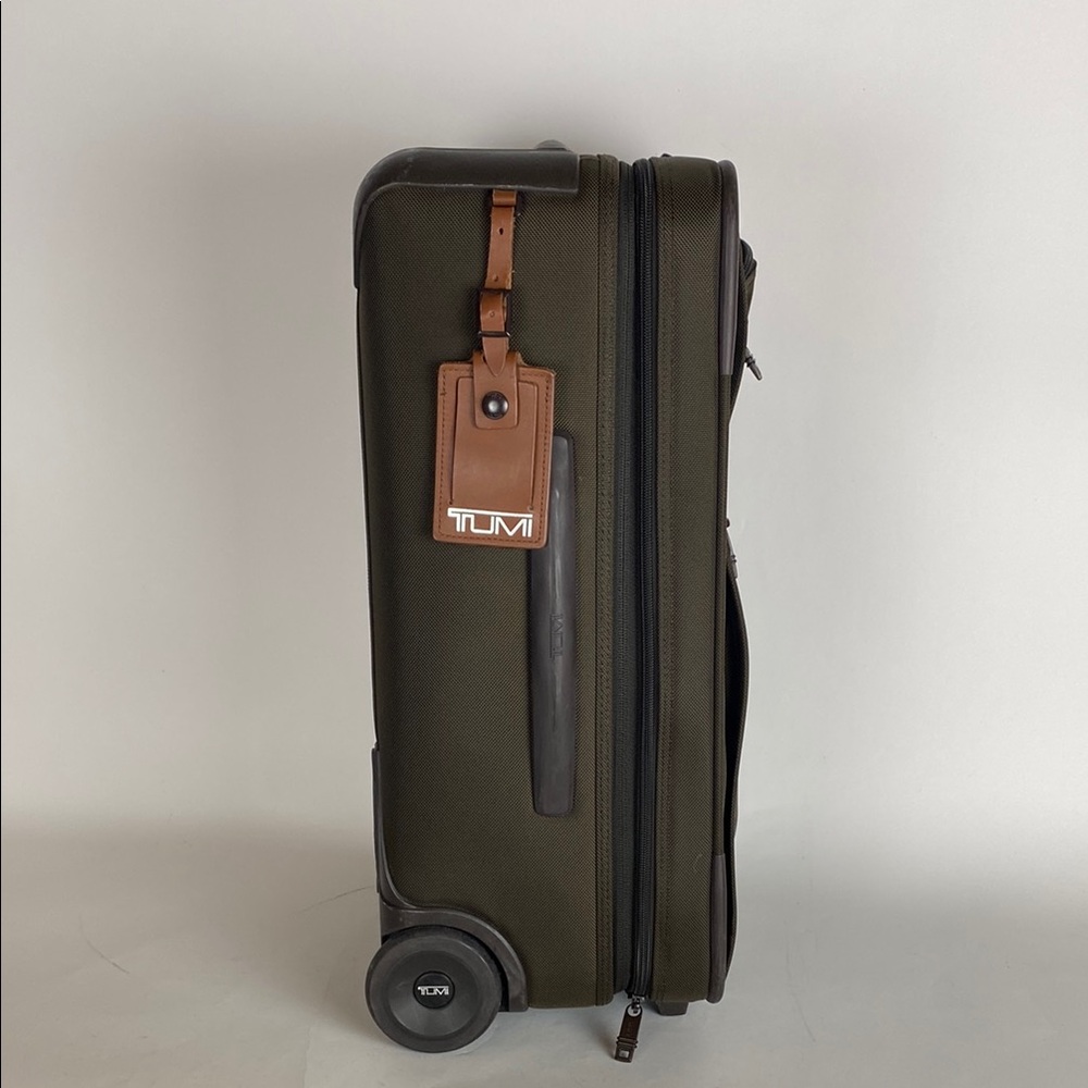 TUMI Alpha 2 Carry - On Expandable Suitcase 21” 2-Wheel Brown 22020ES2. - Picture 5 of 16